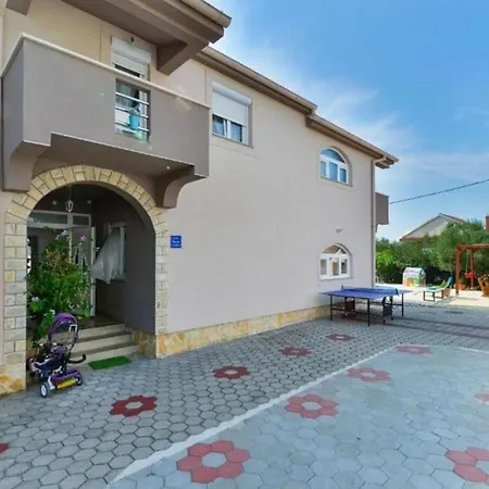 Apartment Chiara *