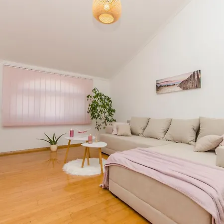 Chiara Apartment *